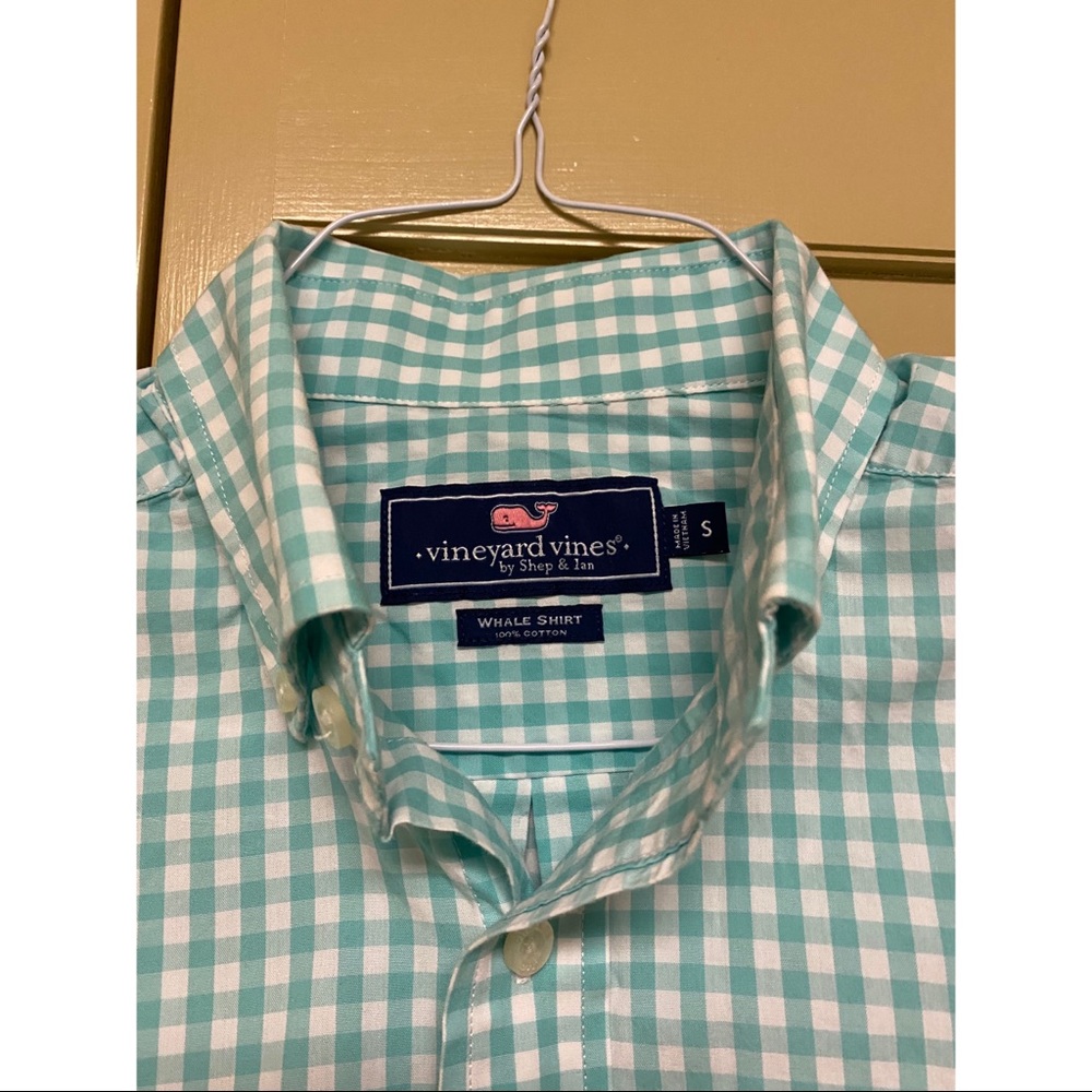 Vineyard Vines Button Down - image 3